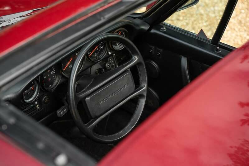 Bild 47/50 von Porsche 911 Carrera 3.2 (1989)