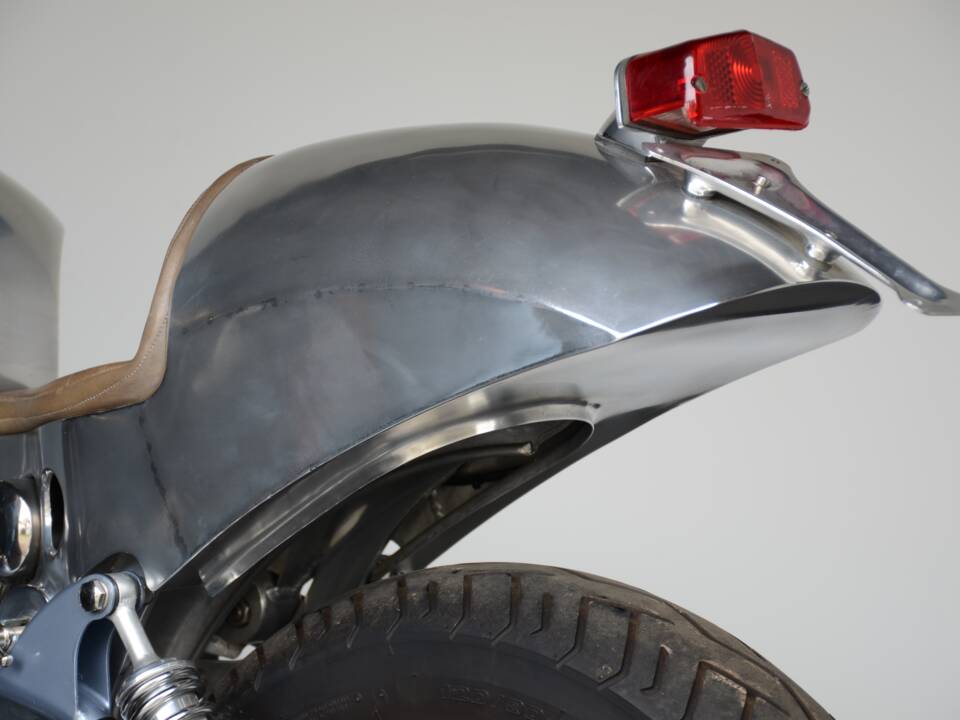 Image 32/42 of Royal Enfield 700 Silver Shotgun (1955)