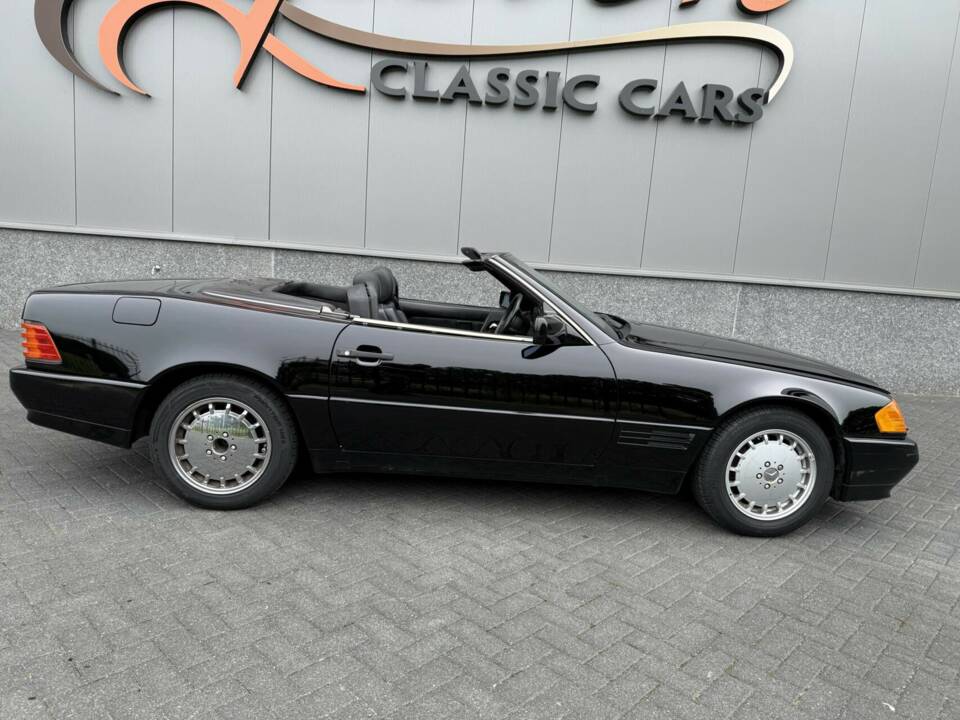 Image 8/44 of Mercedes-Benz 300 SL (1991)