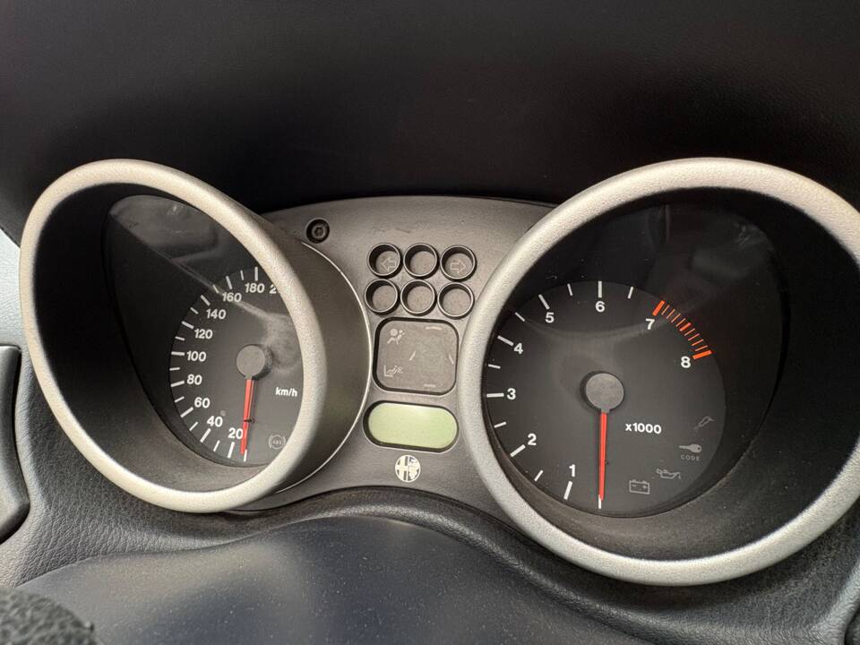 Image 16/26 of Alfa Romeo GTV 1.8 Twin Spark (1999)