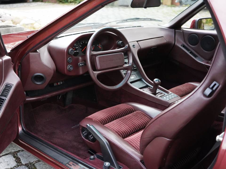 Image 4/12 of Porsche 928 S (1985)