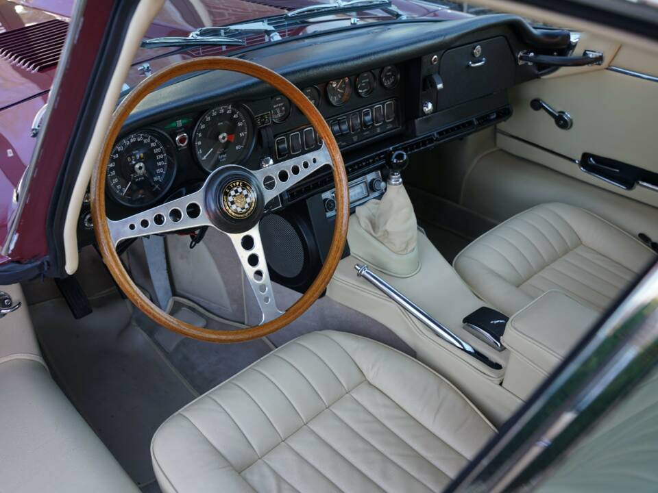 Imagen 43/50 de Jaguar E-Type 3.8 "Lightweight" (1968)
