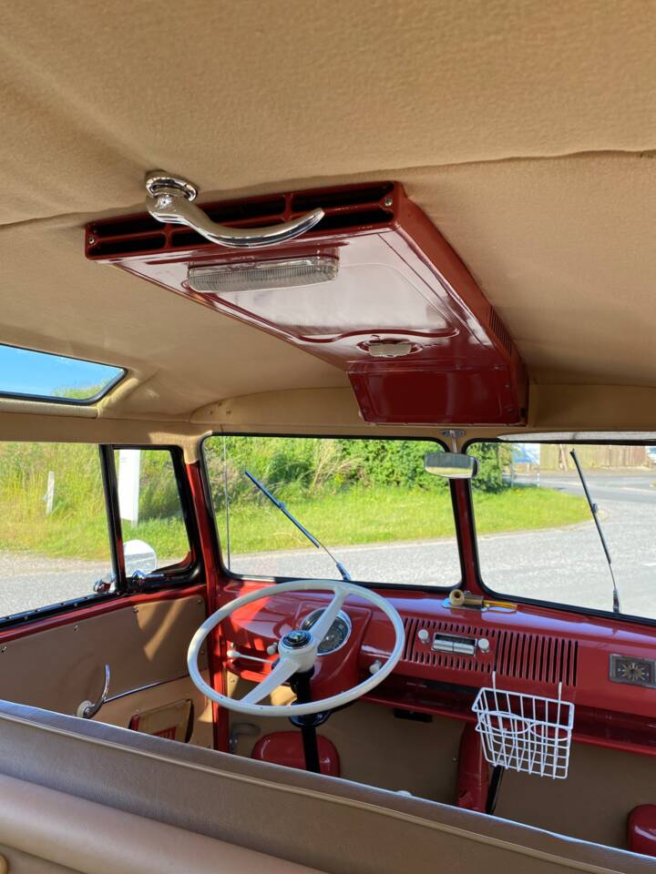 Immagine 42/61 di Volkswagen T1 Samba 1.2 (1958)
