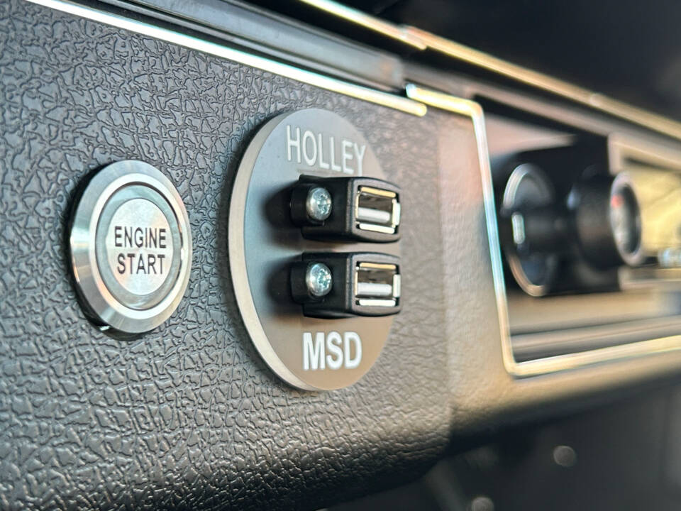 Image 67/100 of Chevrolet Camaro (1970)
