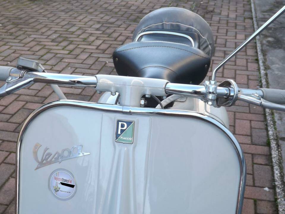 Immagine 17/50 di Piaggio Vespa 125 (1955)