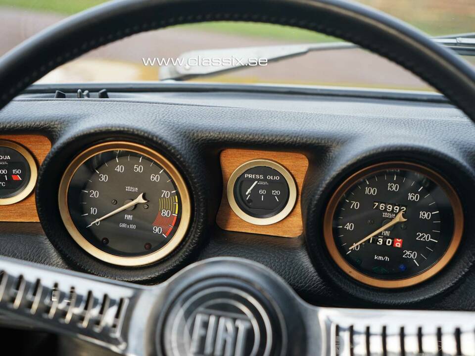 Bild 22/28 von FIAT Dino Coupe (1968)