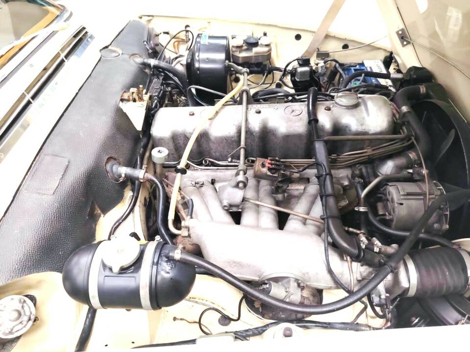 Image 52/58 de Mercedes-Benz 280 SL (1969)