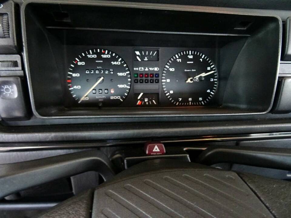 Bild 8/18 von Volkswagen Golf Mk II 1.6 (1991)