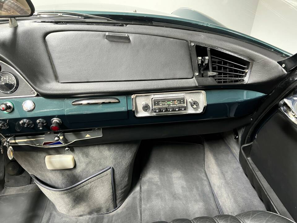 Image 14/23 of Citroën DS 21 (1969)