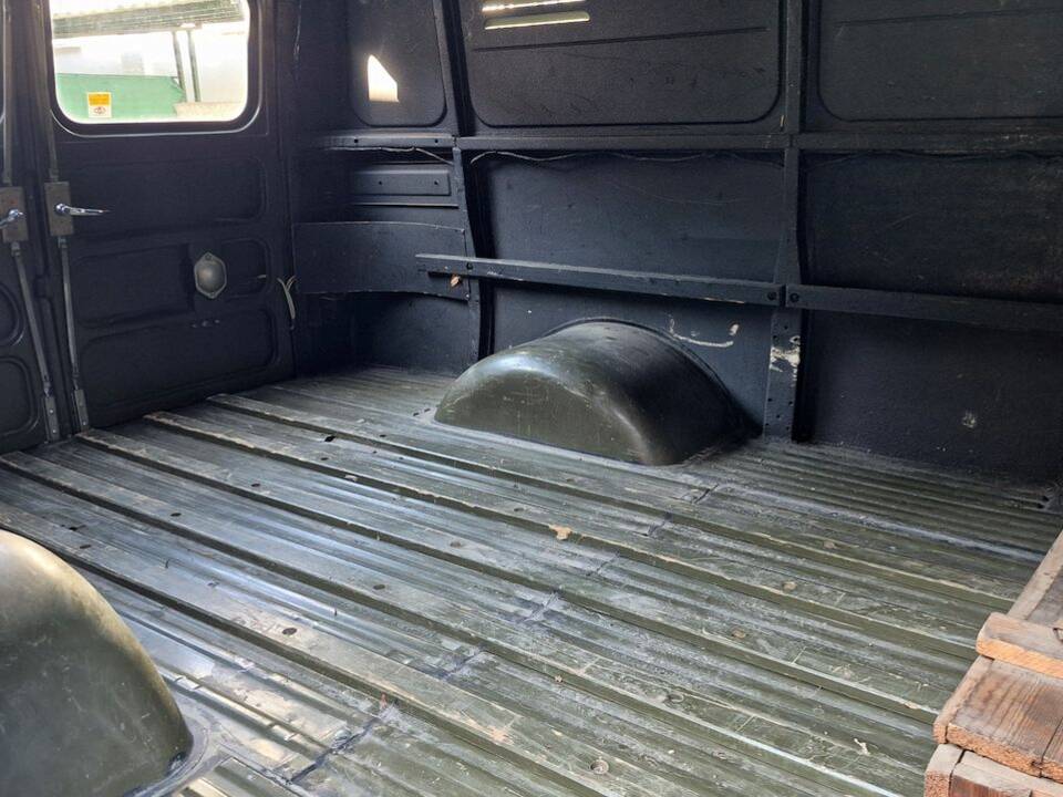 Image 37/51 of UAZ 3741 (1991)