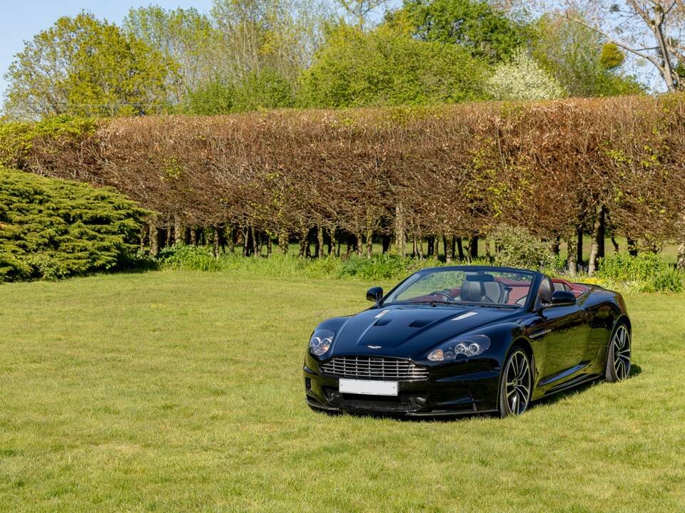 Image 2/39 of Aston Martin DBS Volante (2011)
