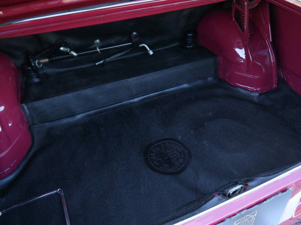 Obraz 35/50 pojazdu Alfa Romeo Giulia Nuova Super 1300 (1975)