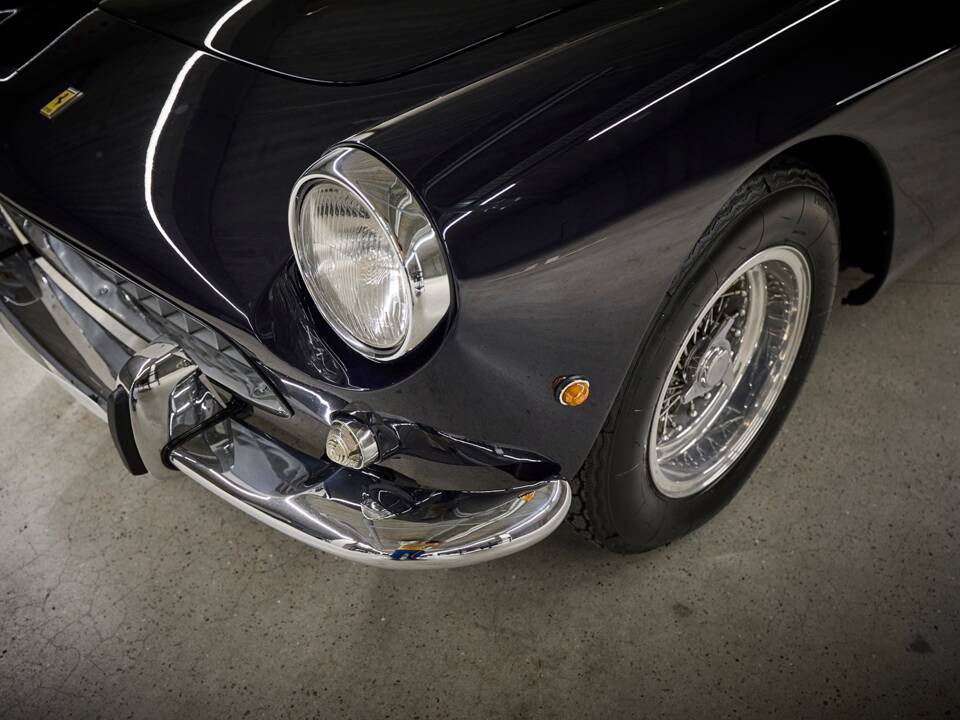 Image 50/100 of Ferrari 250 GT (1962)