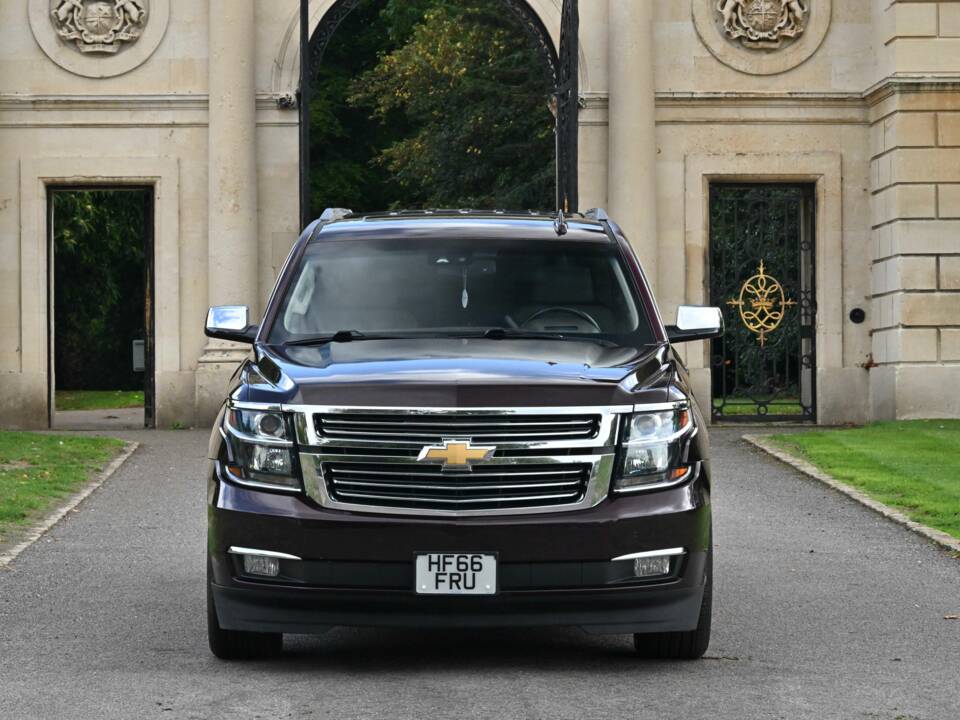 Image 20/50 of Chevrolet Suburban (2017)