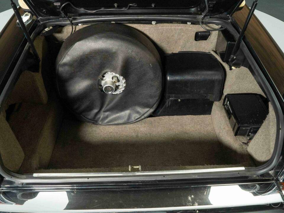 Image 18/19 of Jaguar XJ-S Convertible (1990)