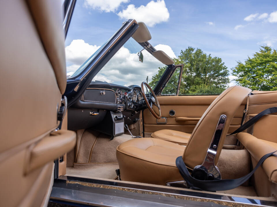 Imagen 38/68 de Aston Martin DB 6 Volante (1967)