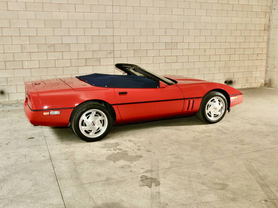 Imagen 12/32 de Chevrolet Corvette Convertible (1988)
