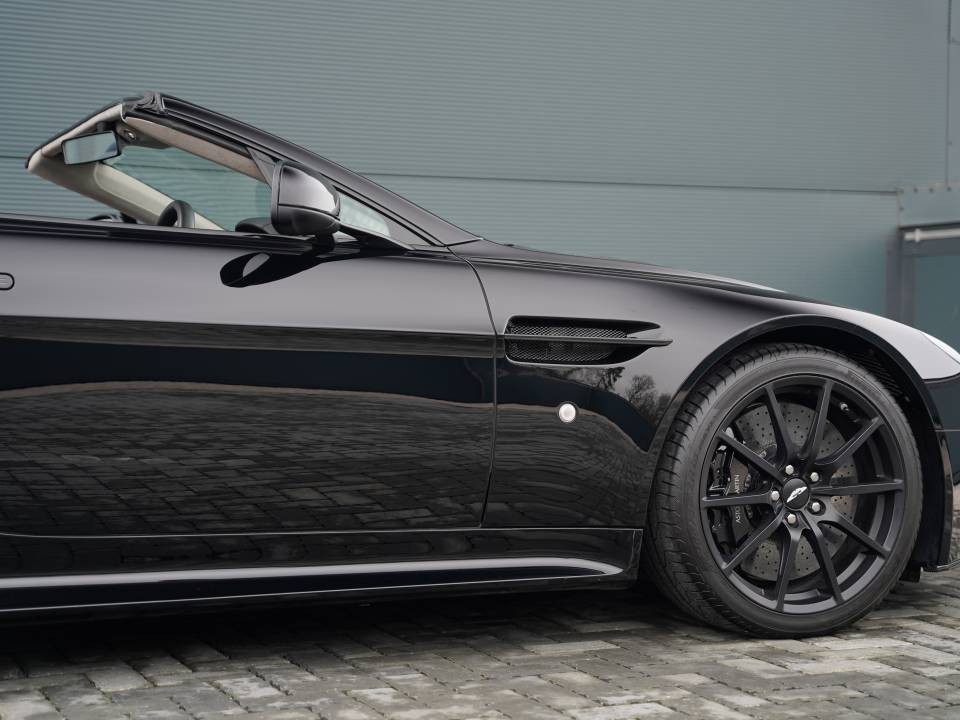Bild 20/50 von Aston Martin V12 Vantage S (2015)