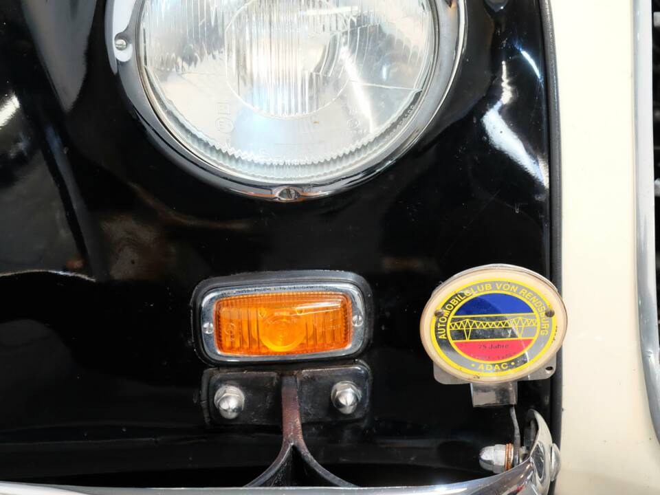 Image 16/33 de BMW 327 (1940)