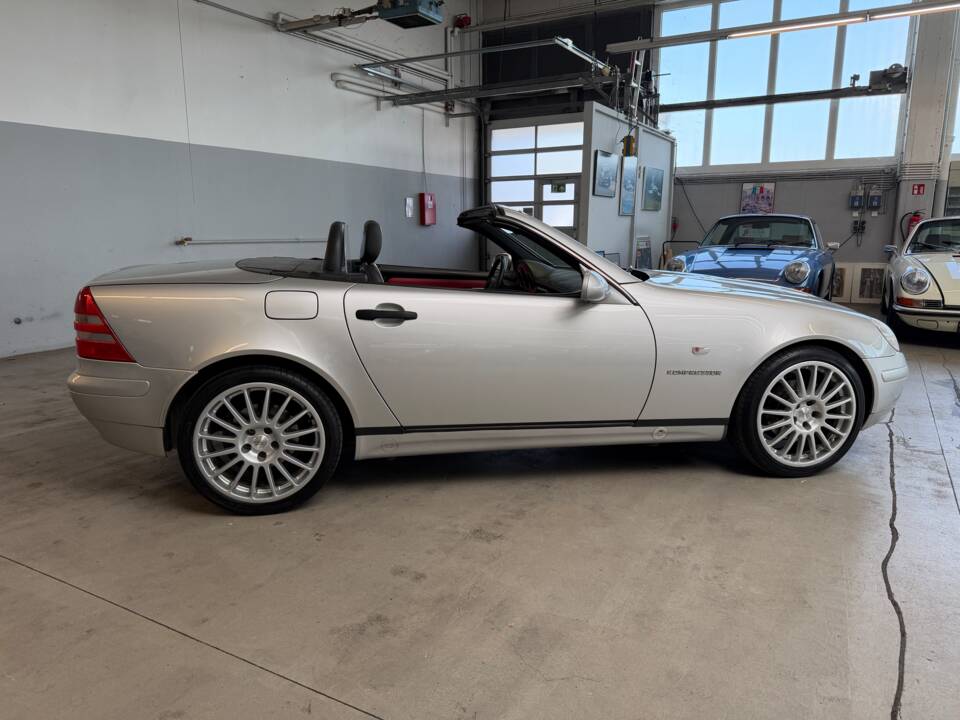Image 22/51 of Mercedes-Benz SLK 230 Kompressor (1997)