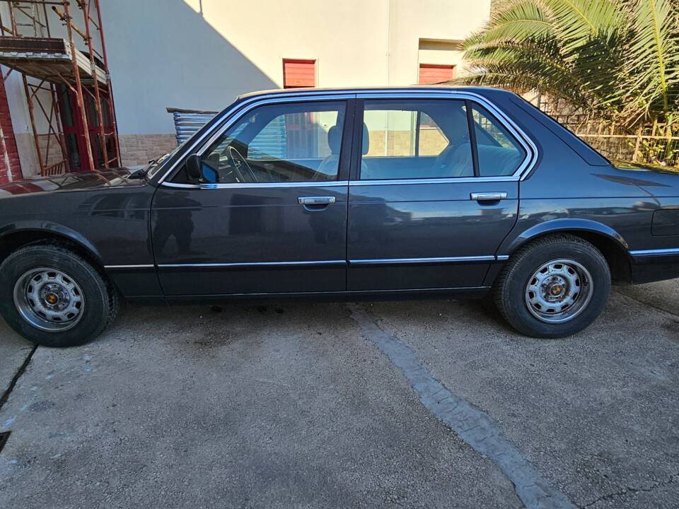 Image 9/100 of BMW 728i (1983)