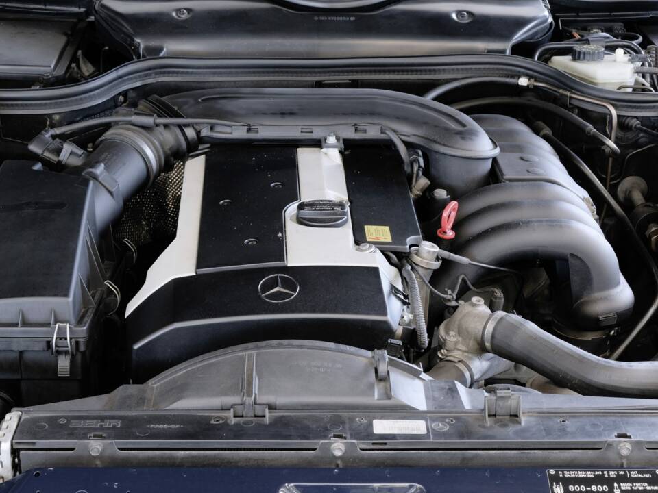 Image 33/46 of Mercedes-Benz SL 320 (1998)