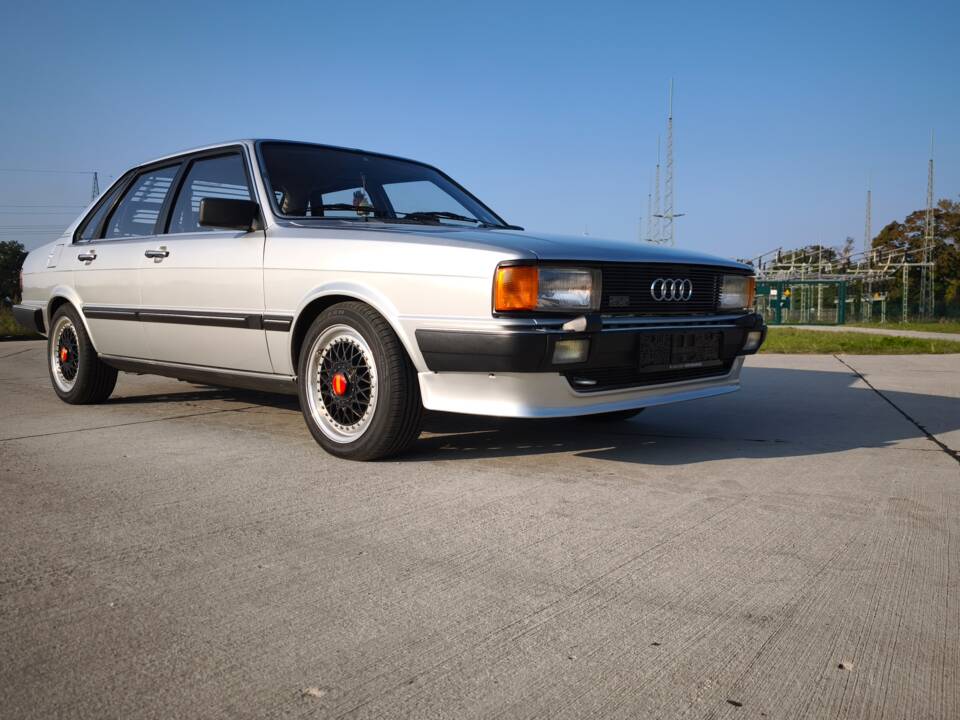 Image 36/94 de Audi 80 CD 5S (1982)