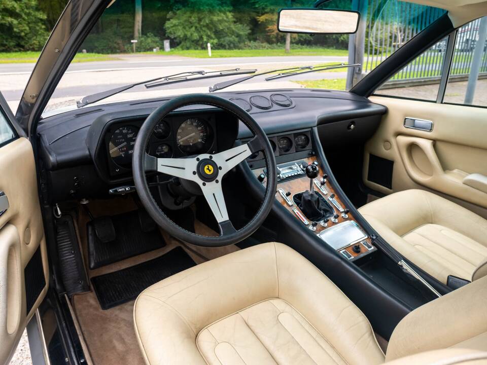 Image 17/38 of Ferrari 400i (1981)