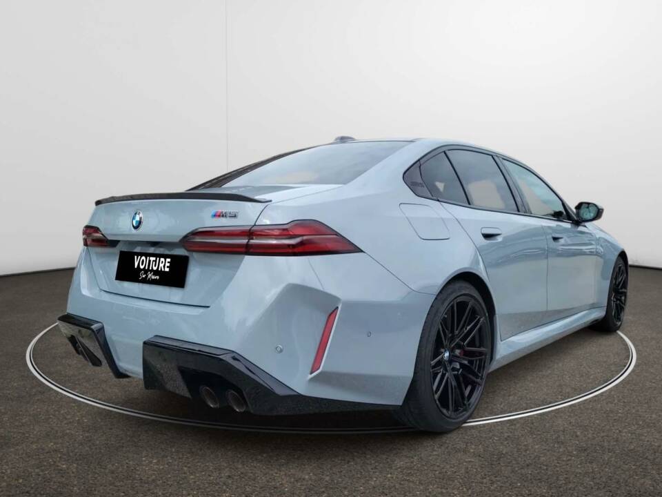 Immagine 2/11 di BMW M5 xDrive (2024)