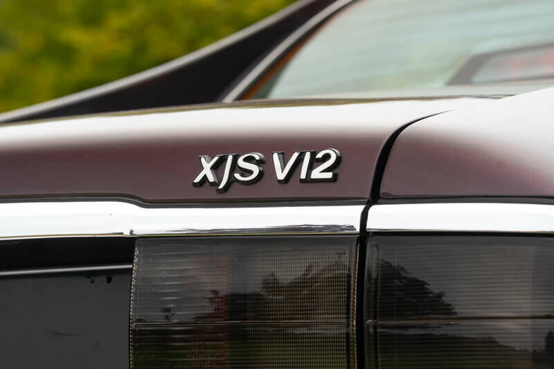 Image 49/50 of Jaguar XJS 6.0 (1993)