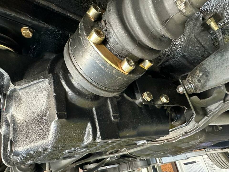 Image 37/53 of BMW 3.0 CSi (1972)