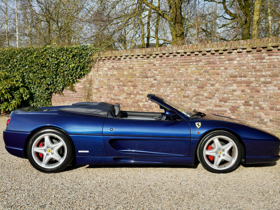 Immagine 35/50 di Ferrari F 355 Spider (2000)