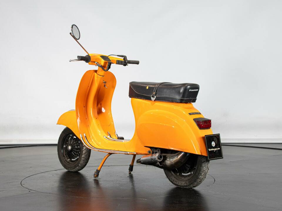 Afbeelding 2/33 van Piaggio Vespa 50 N Special (1974)
