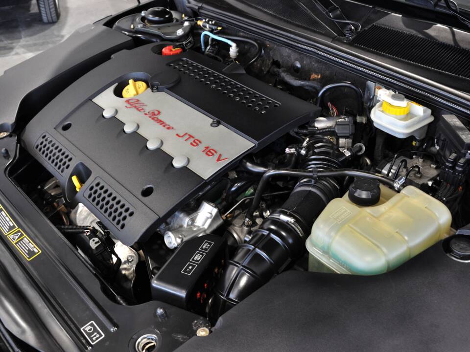Immagine 20/39 di Alfa Romeo GTV 2.0 JTS (2005)