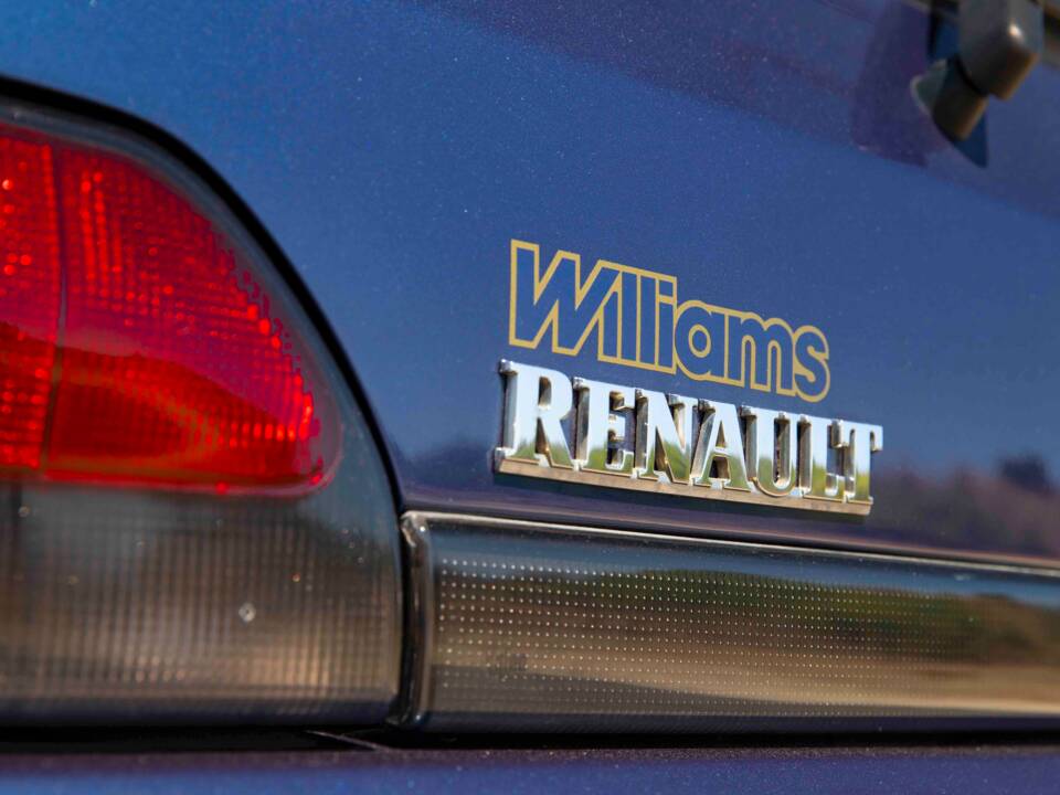 Image 22/87 de Renault Clio I Williams (1994)