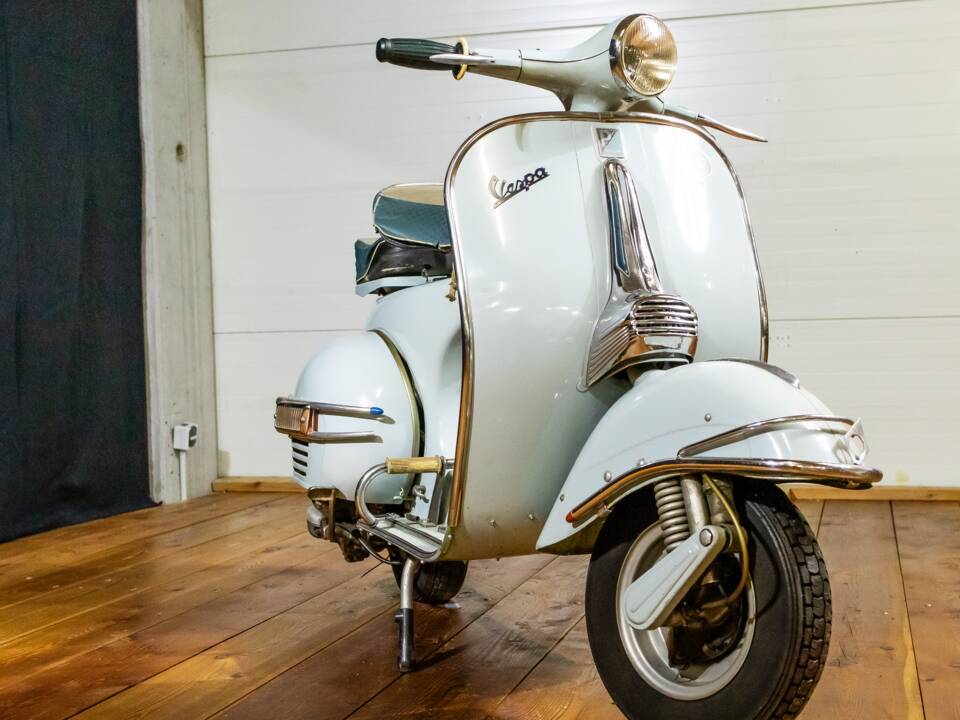 Image 3/14 de Piaggio Vespa 125 (1961)