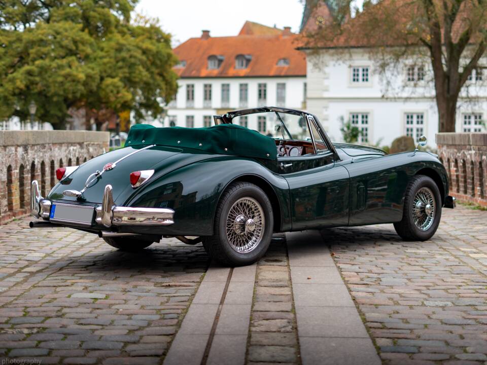 Image 13/29 de Jaguar XK 140 DHC (1955)