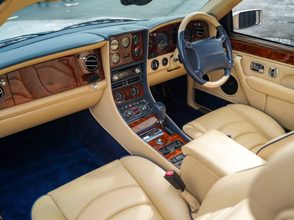 Bild 4/50 von Bentley Azure (2001)