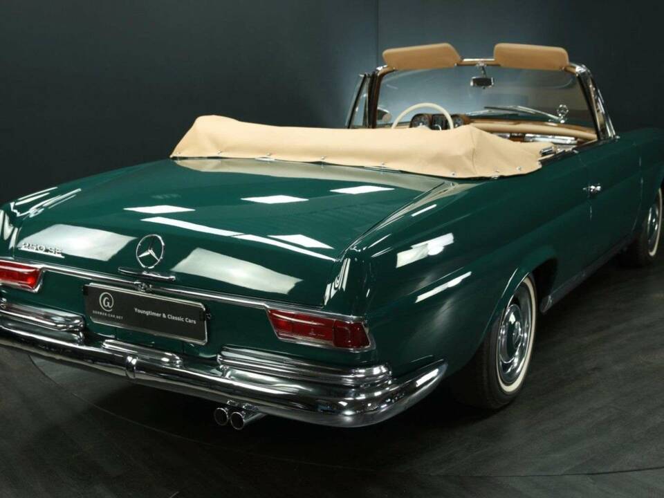 Immagine 2/50 di Mercedes-Benz 250 SE (1966)