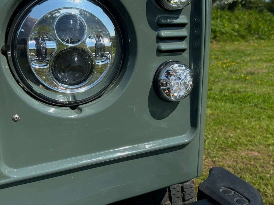 Image 15/62 de Land Rover Defender 90 (2003)