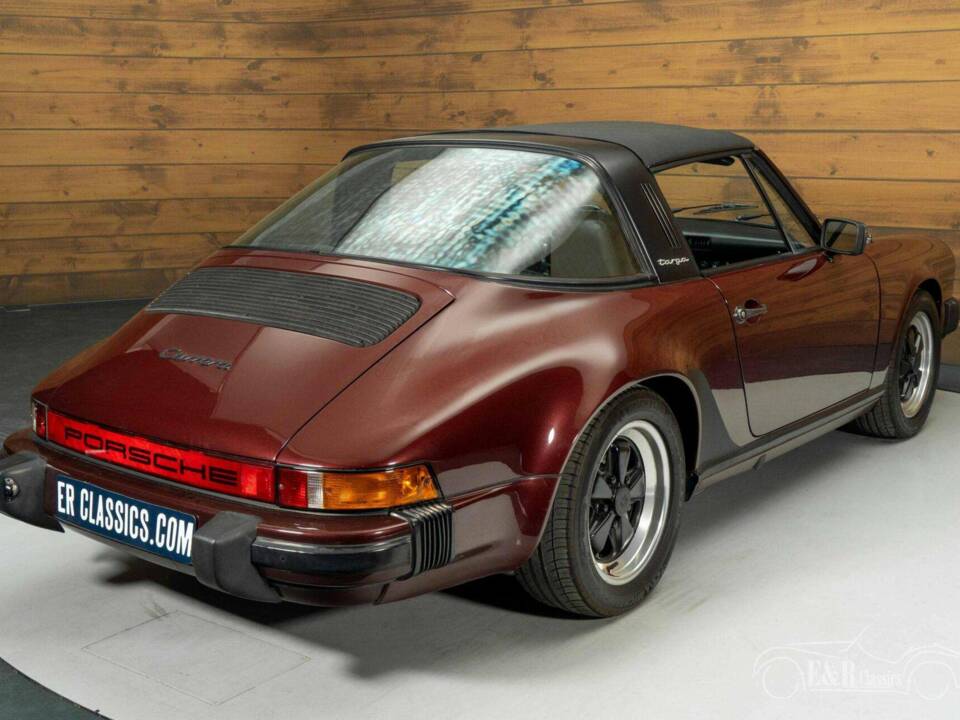 Image 15/19 of Porsche 911 Carrera 3.2 (1984)