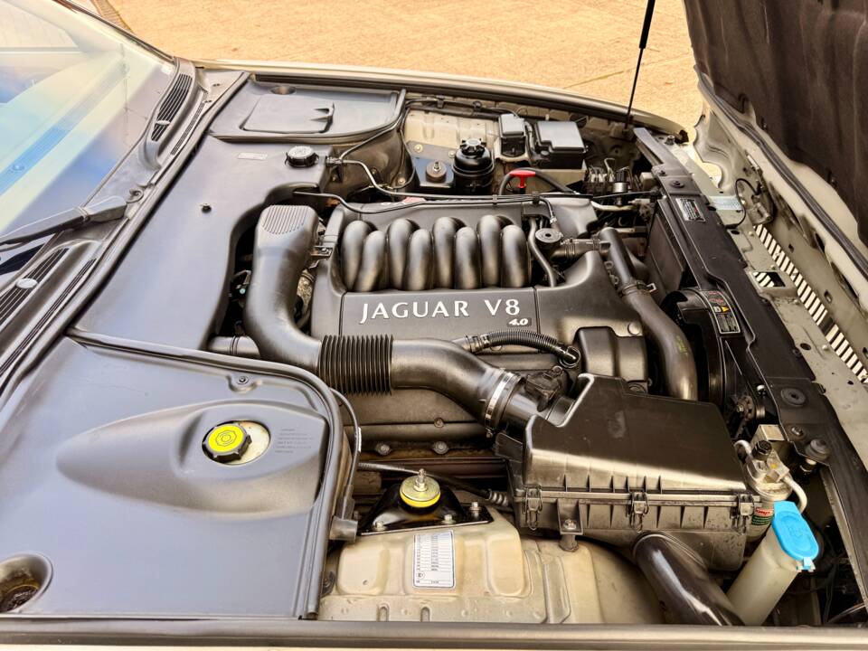 Bild 28/32 von Jaguar XJ 8 Sovereign (1999)