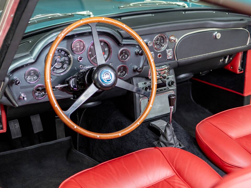 Image 11/22 of Aston Martin DB 5 (1964)