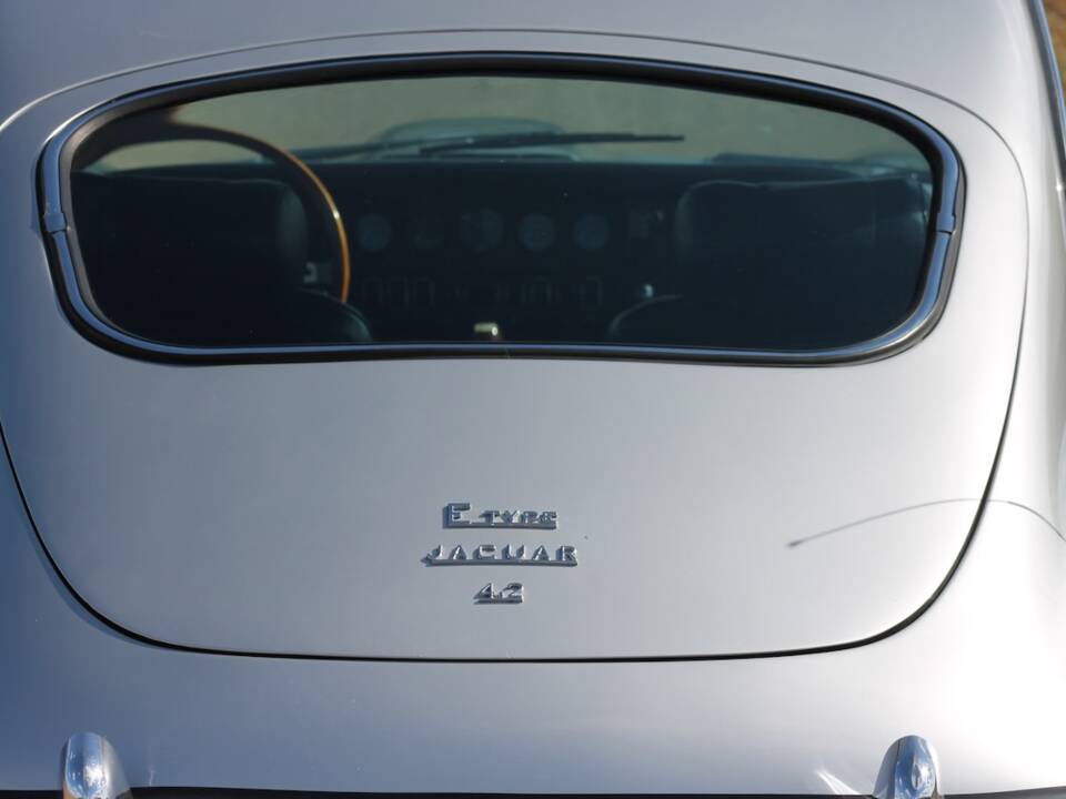Bild 36/38 von Jaguar E-Type (2+2) (1968)