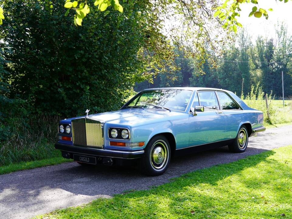 Image 1/12 de Rolls-Royce Camargue (1981)