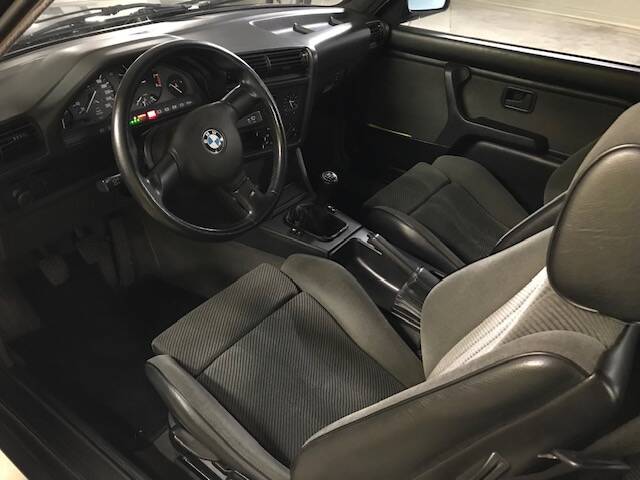 Image 6/13 of BMW 320is (1990)