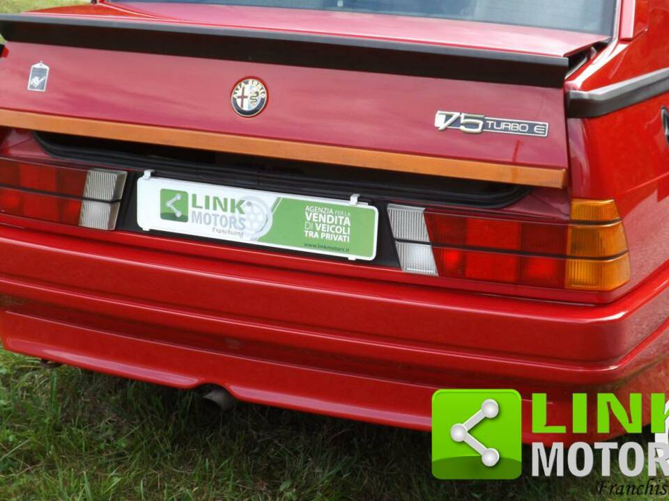 Immagine 9/10 di Alfa Romeo 75 1.8 Turbo Evoluzione (1992)