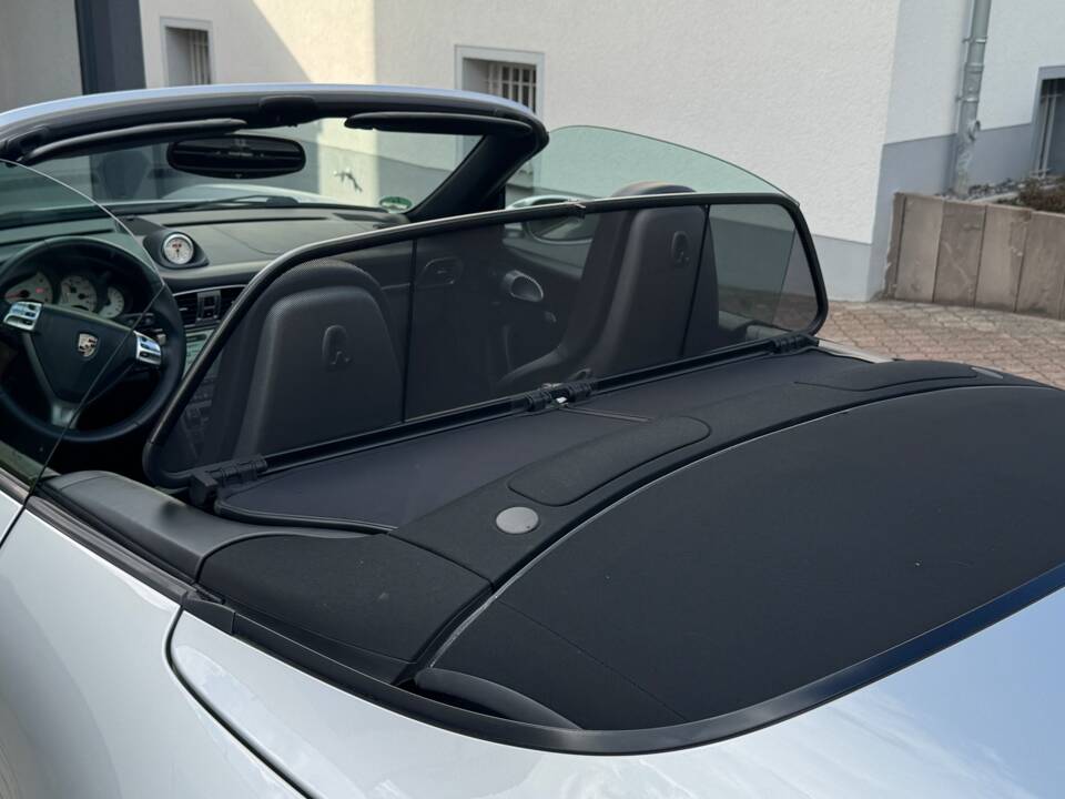 Image 28/59 of Porsche 911 Carrera S (2006)