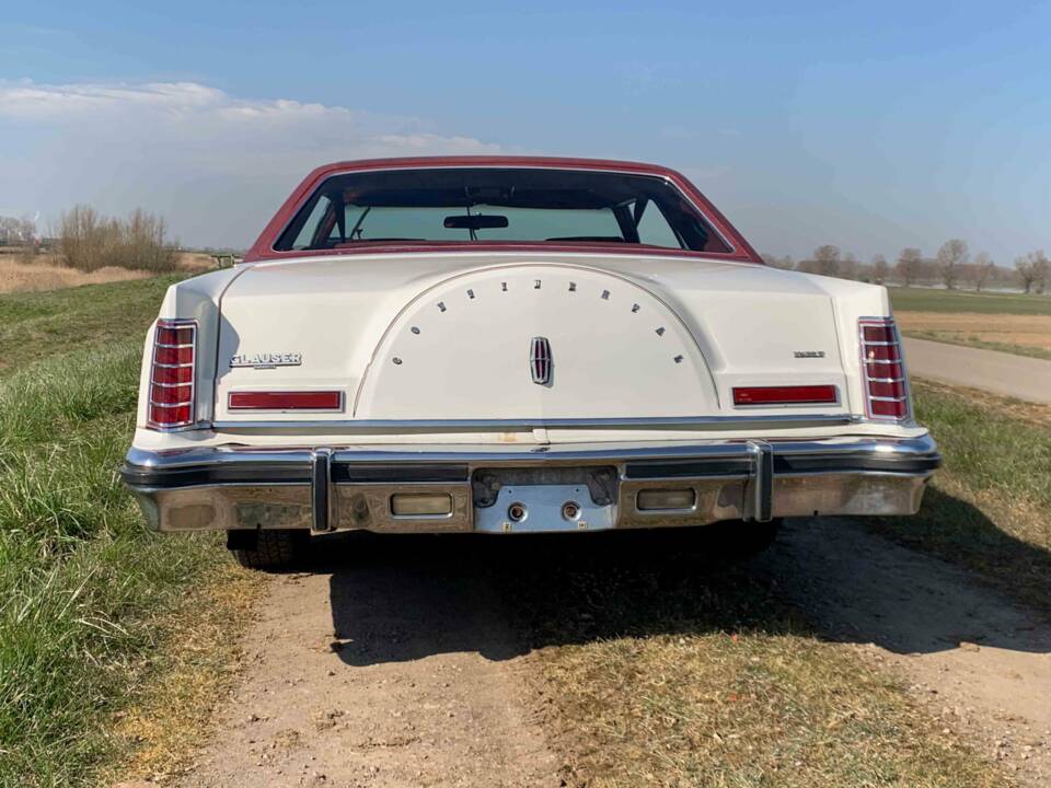 Image 7/8 de Lincoln Continental Mark V (1977)