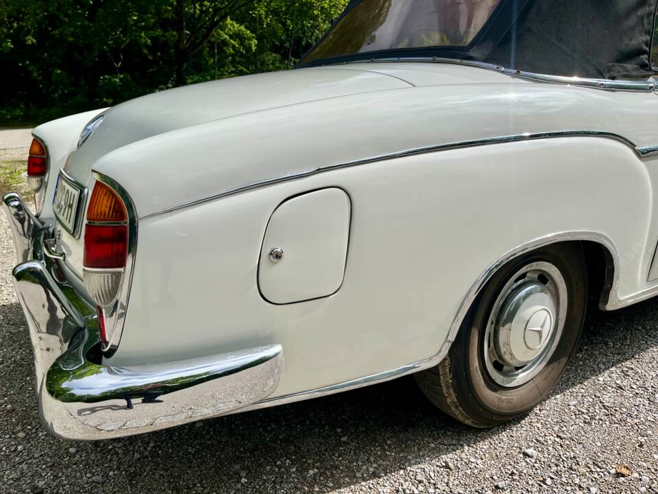 Imagen 15/55 de Mercedes-Benz 220 S Cabriolet (1957)